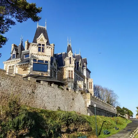 La Garde By Interhome * Dinard